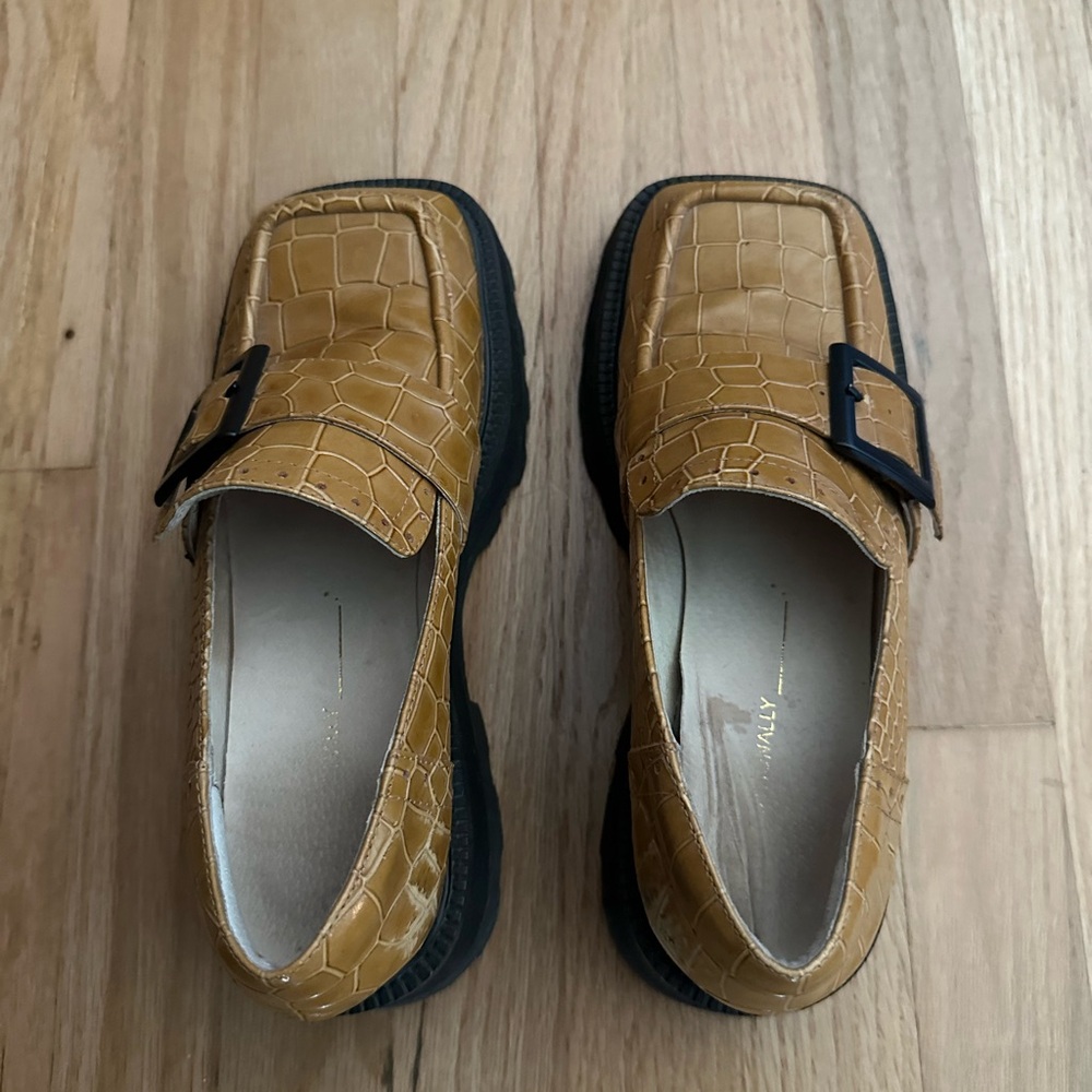 Intentionally Blank Croc-Embossed Loafers with Buckle
